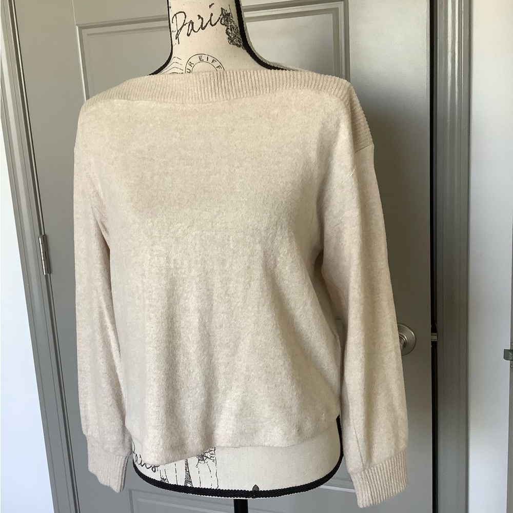 ⭐️ H&M Cropped Top ⭐️ - Picture 4 of 9